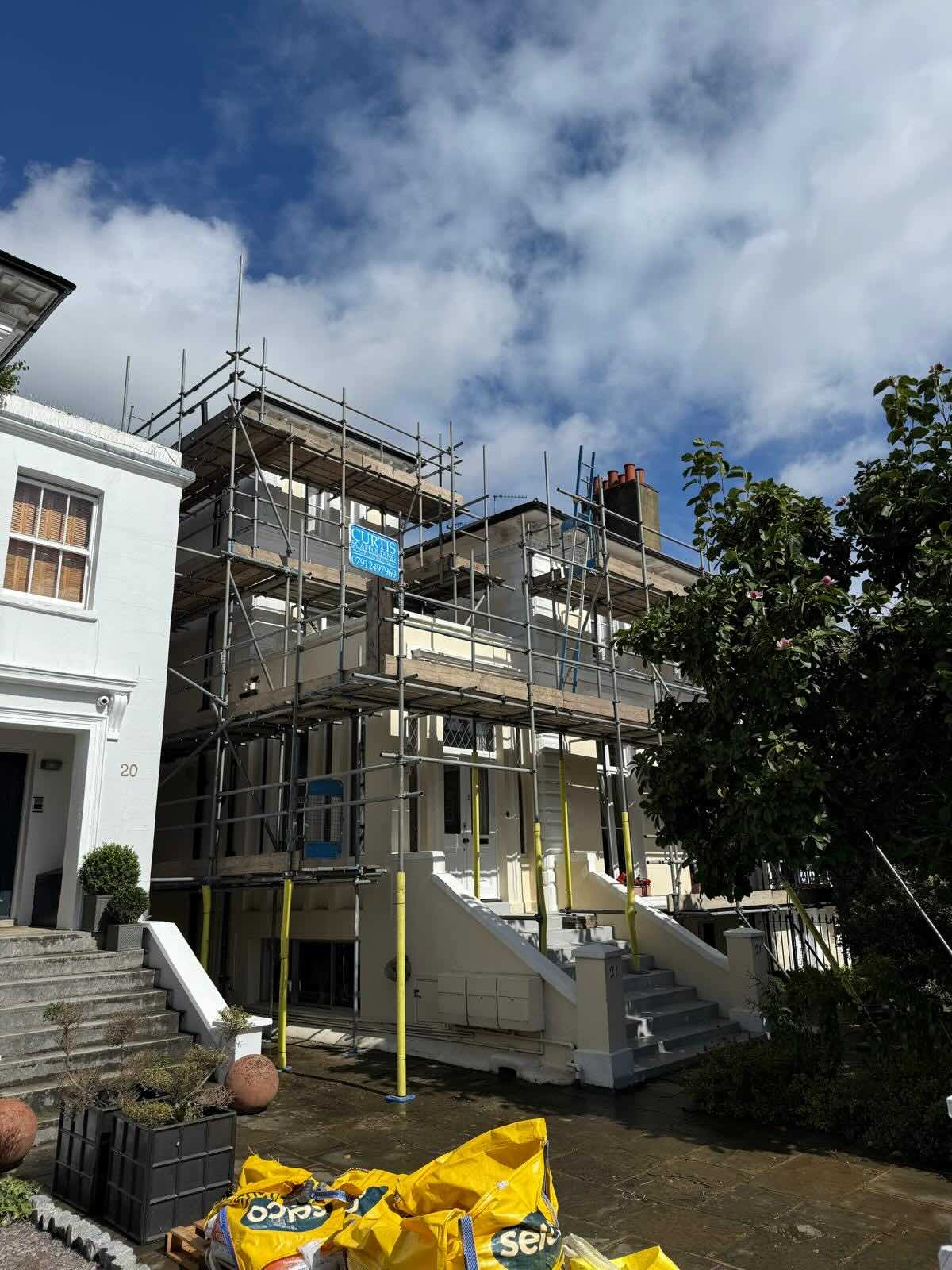 Curtis Scaffolding commercial thumbnail 9